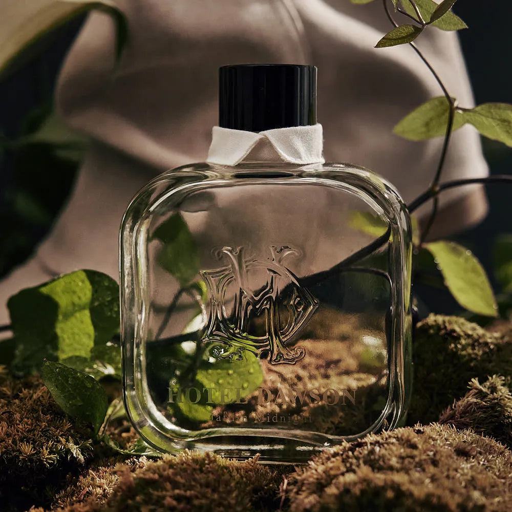 HOTEL DAWSON Jardin Midnight Room Diffuser (250ml) - Aromatic Wood Scent (Main Diffuser + Fur Coaster + 5 Reed Sticks Set)