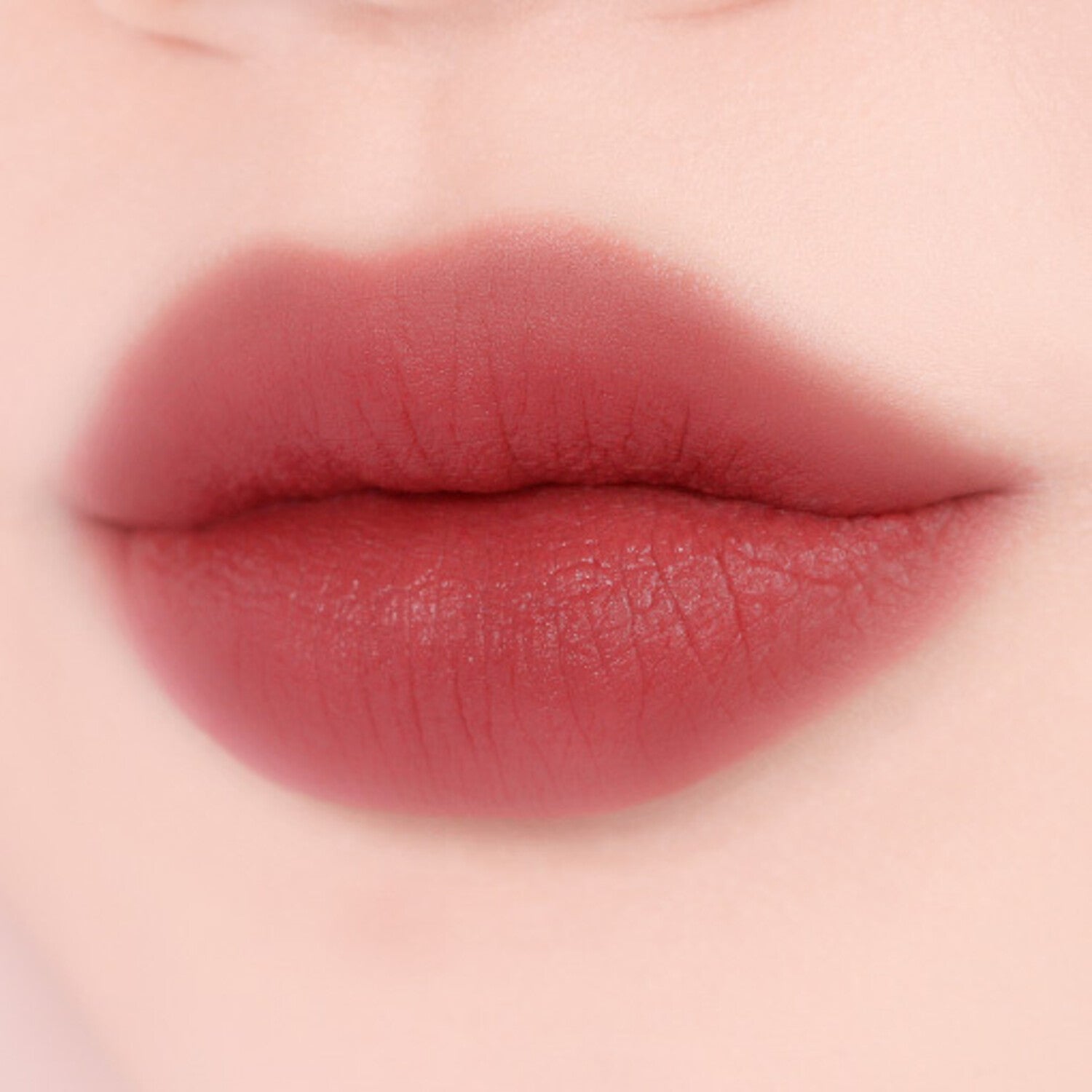 Lipsleek Blur 03 Worthy