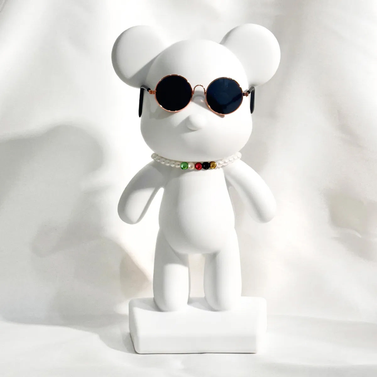 Toybear (Pearl Necklace + Sunglasses)