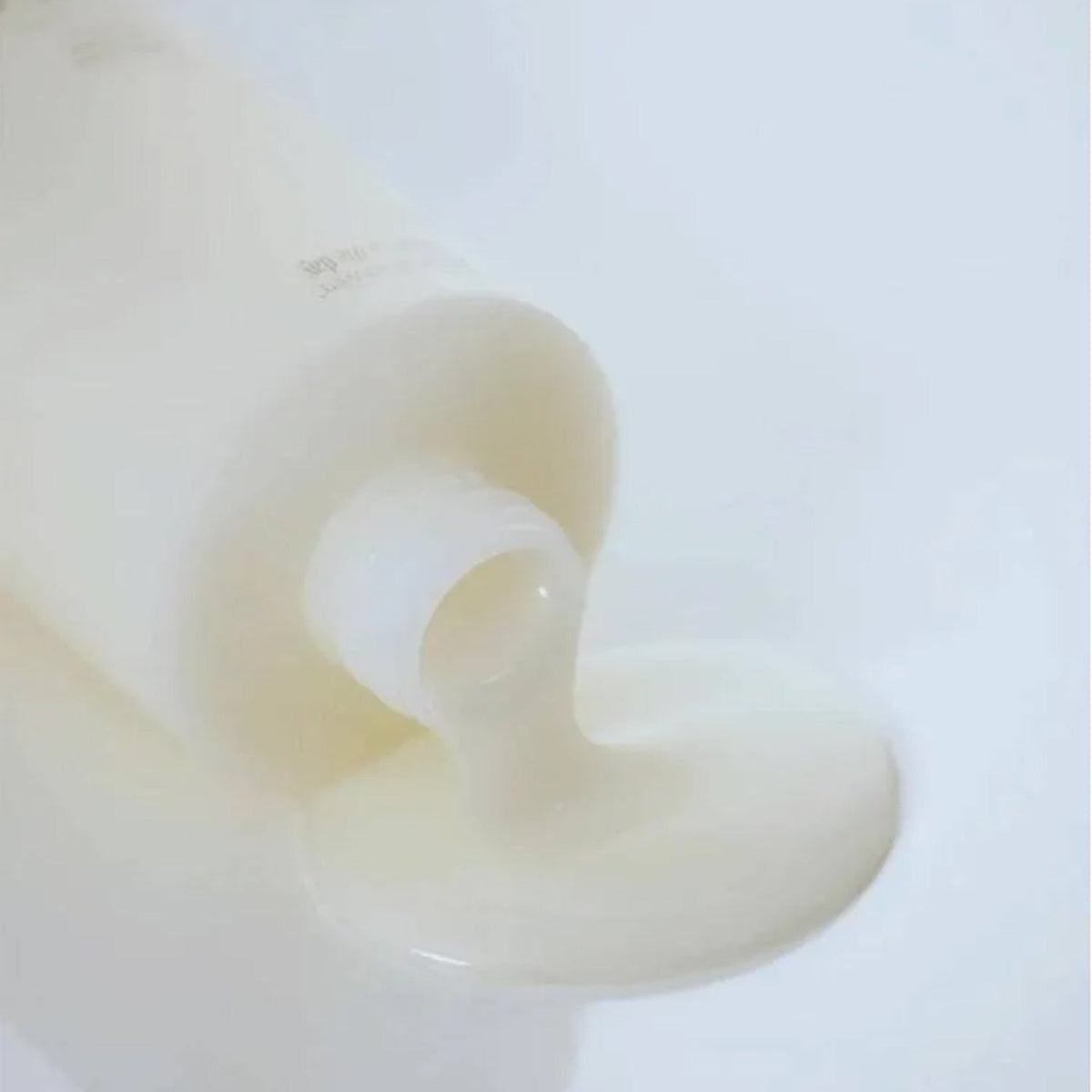 anillO Gardenia Veil Color Shield Shampoo 300ml