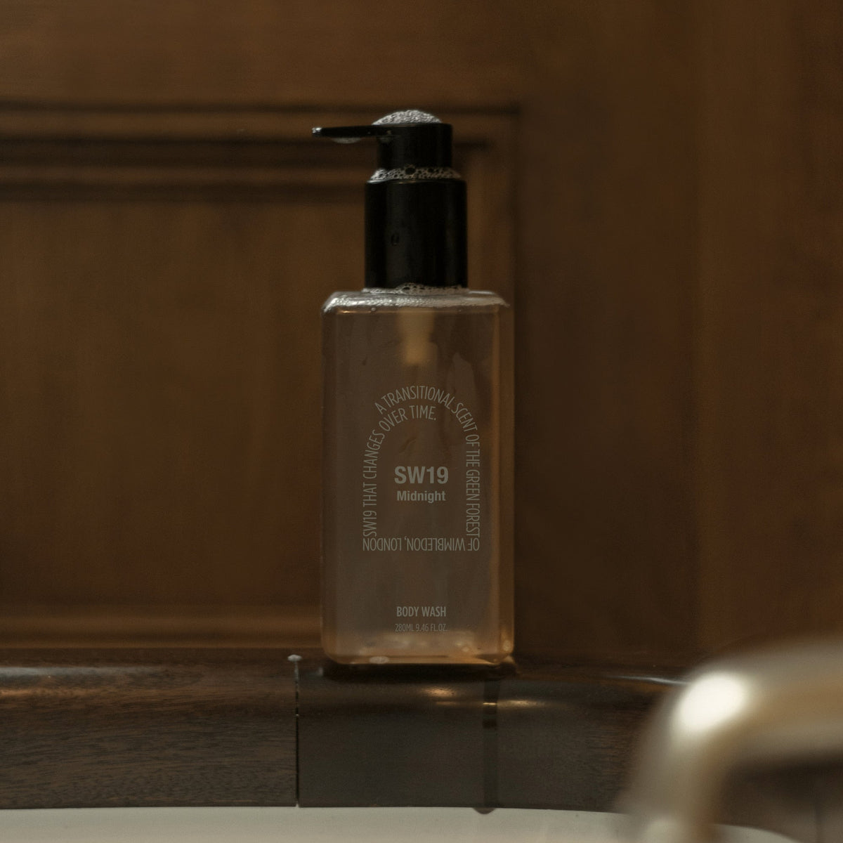 SW19 Midnight BODY WASH 280ml